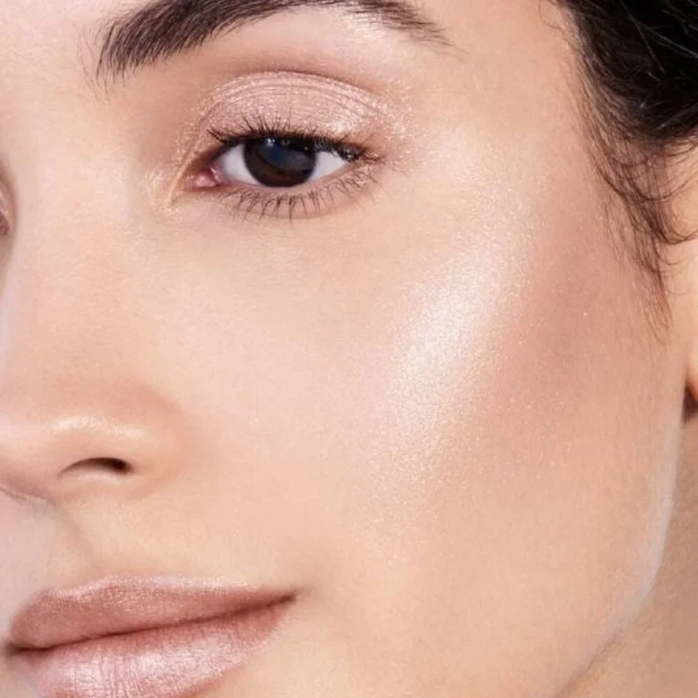 Shiseido Aura Dew Face Eyes Lips in Cosmic - Picture 3 of 6